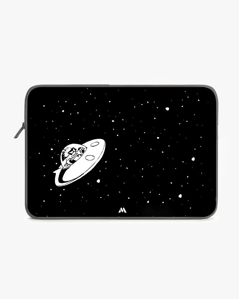 Calvin as Spaceman Spiff MacBook / Laptop-Sleeve Mobile Case by CoverMeUp - Style 43