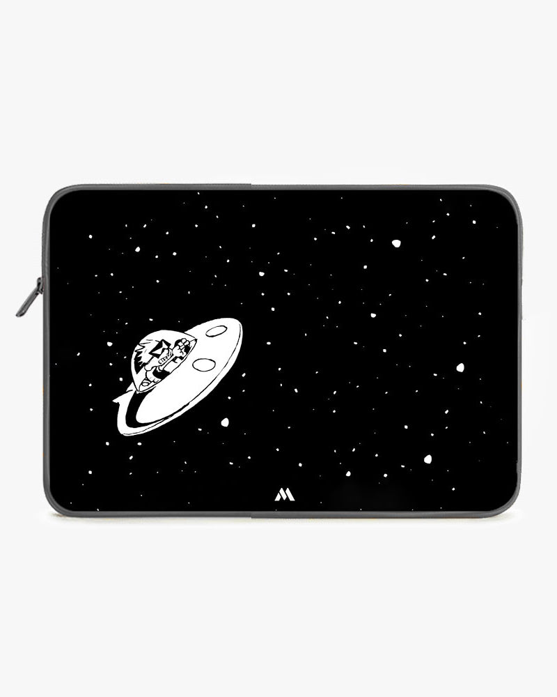 Calvin as Spaceman Spiff MacBook / Laptop-Sleeve Mobile Case by CoverMeUp - Style 50
