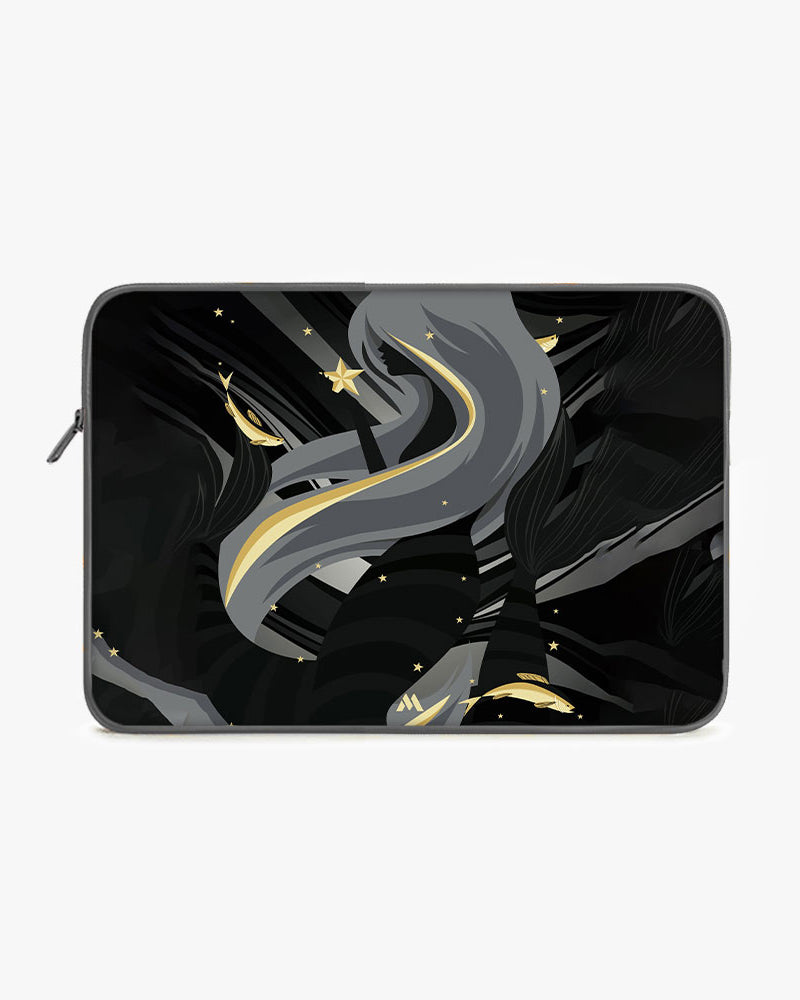 Lady Sunset MacBook / Laptop-Sleeve Mobile Case by CoverMeUp - Style 15