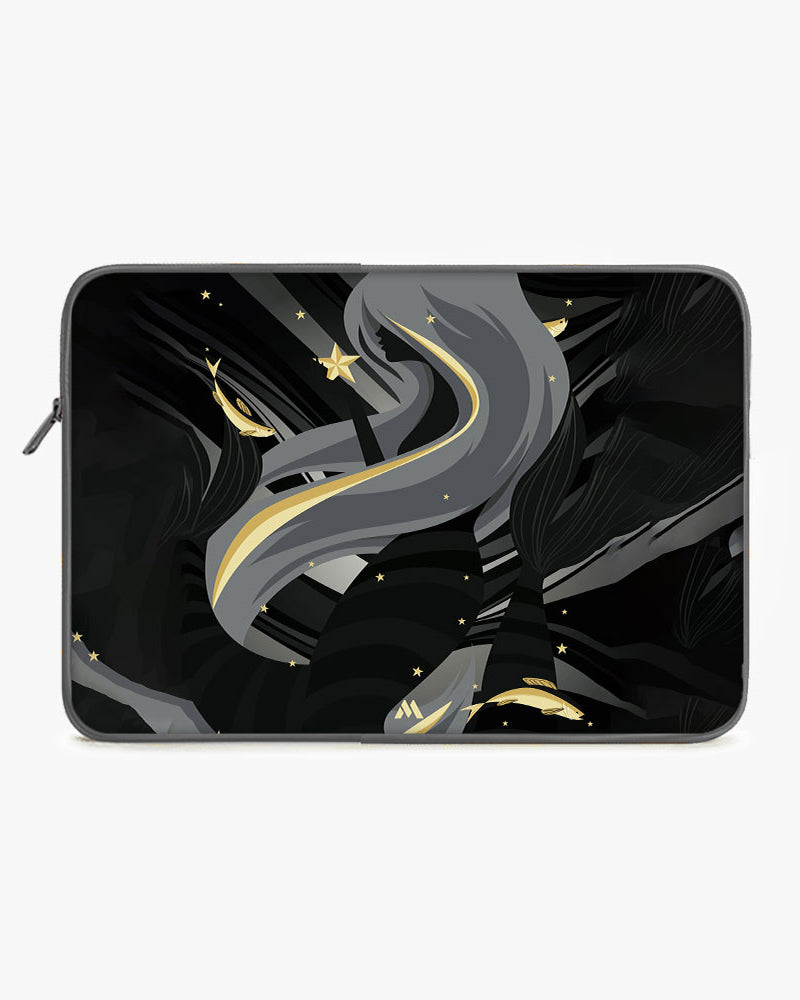 Lady Sunset MacBook / Laptop-Sleeve Mobile Case by CoverMeUp - Style 22