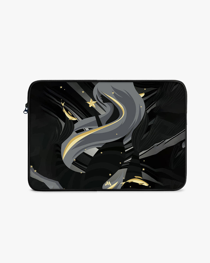 Lady Sunset MacBook / Laptop-Sleeve Mobile Case by CoverMeUp - Style 36