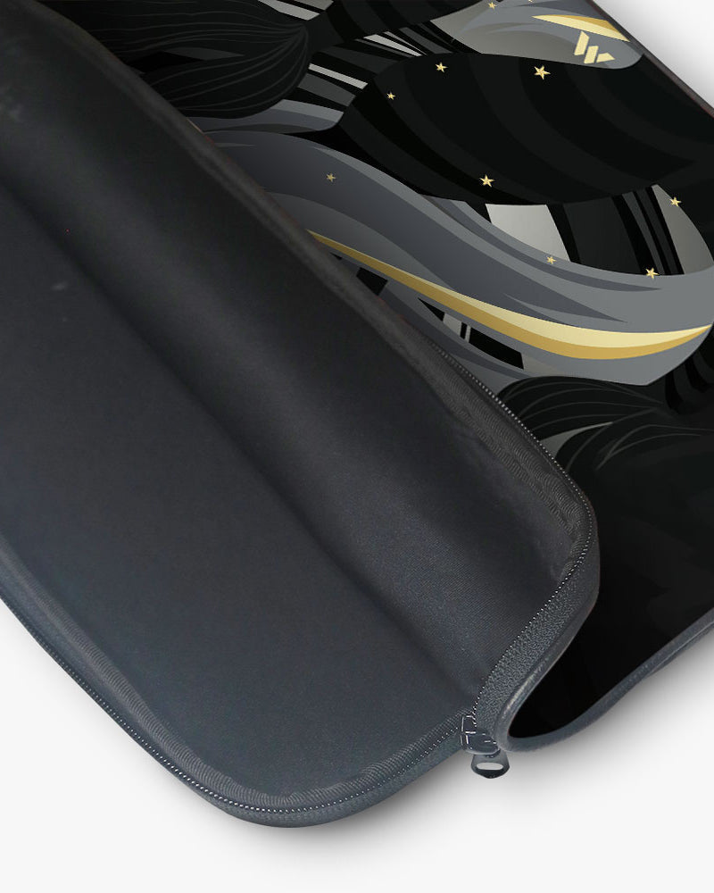 Lady Sunset MacBook / Laptop-Sleeve Mobile Case by CoverMeUp - Style 45