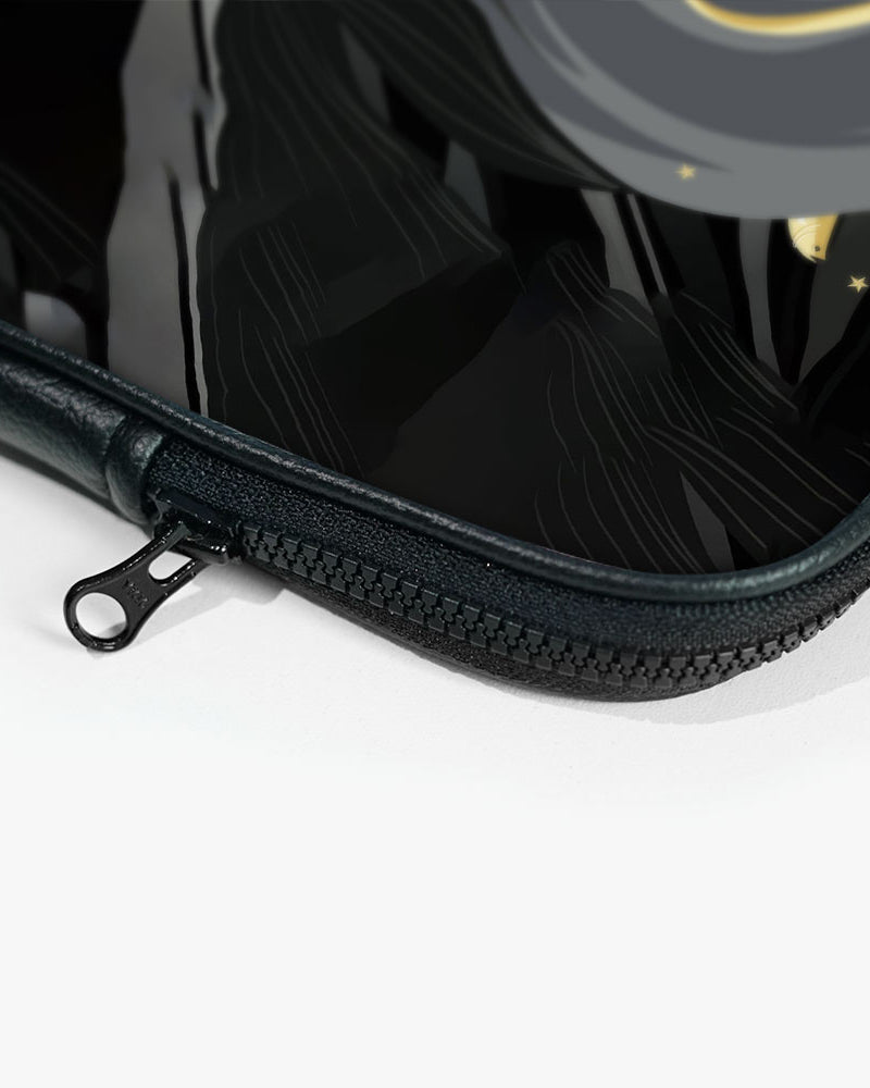 Lady Sunset MacBook / Laptop-Sleeve Mobile Case by CoverMeUp - Style 54