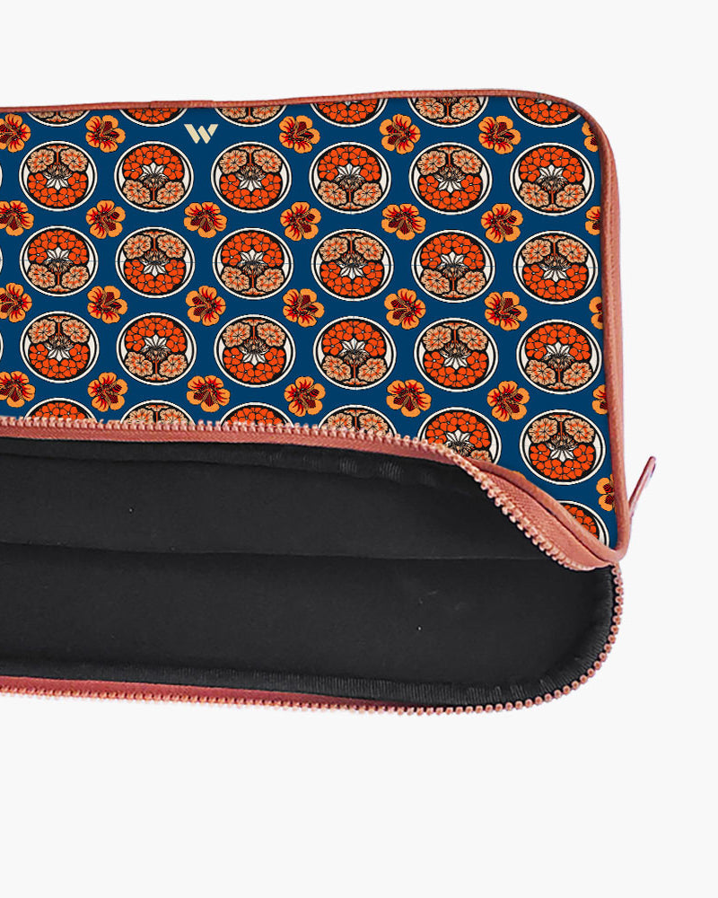 East-Indian Cherries [Julie de Graag] MacBook / Laptop-Sleeve Mobile Case by CoverMeUp - Style 32