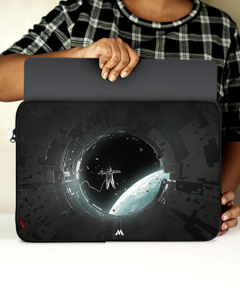 Through The Airlock MacBook / Laptop-Sleeve Mobile Case by CoverMeUp - Style 18