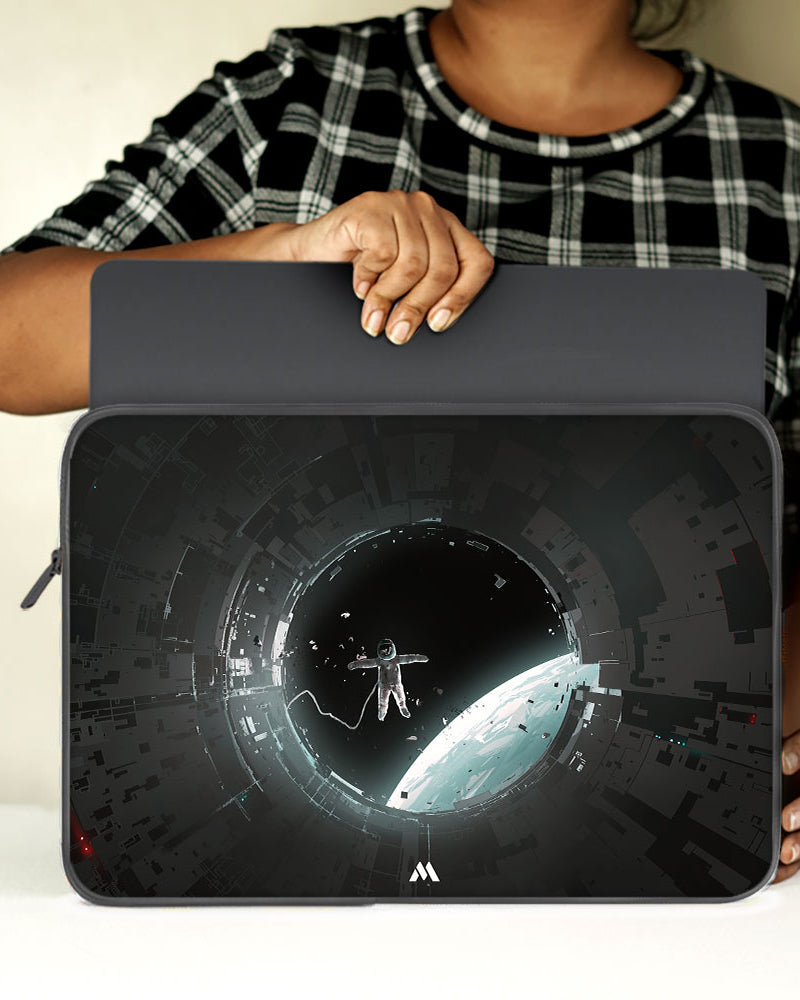 Through The Airlock MacBook / Laptop-Sleeve Mobile Case by CoverMeUp - Style 46