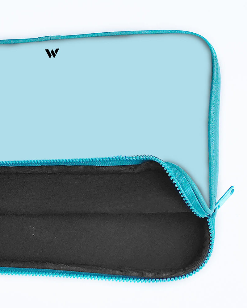 Beryl Waters MacBook / Laptop-Sleeve Mobile Case by CoverMeUp - Style 42