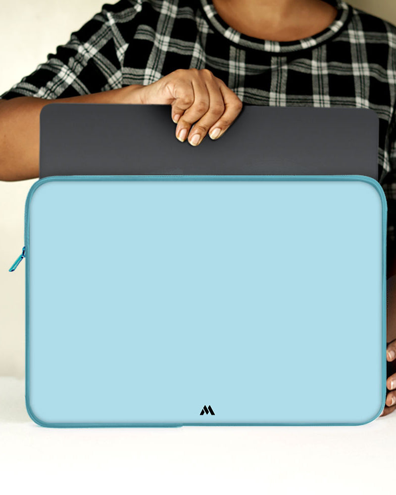 Beryl Waters MacBook / Laptop-Sleeve Mobile Case by CoverMeUp - Style 50