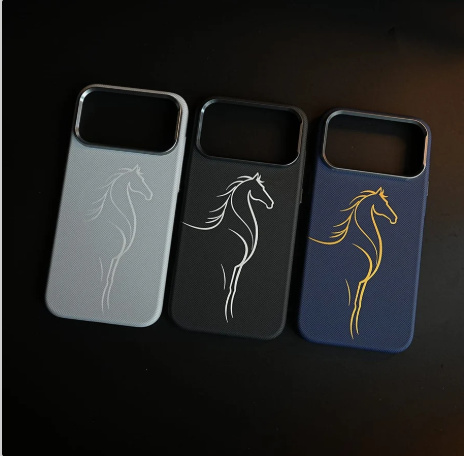 Luxo Carbon Texture Horse Design Slim Magsafe Case