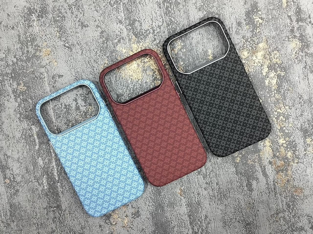 LAZYBOT CARBON FIBRE MAGSAFE CASE-CROCS PATTERN