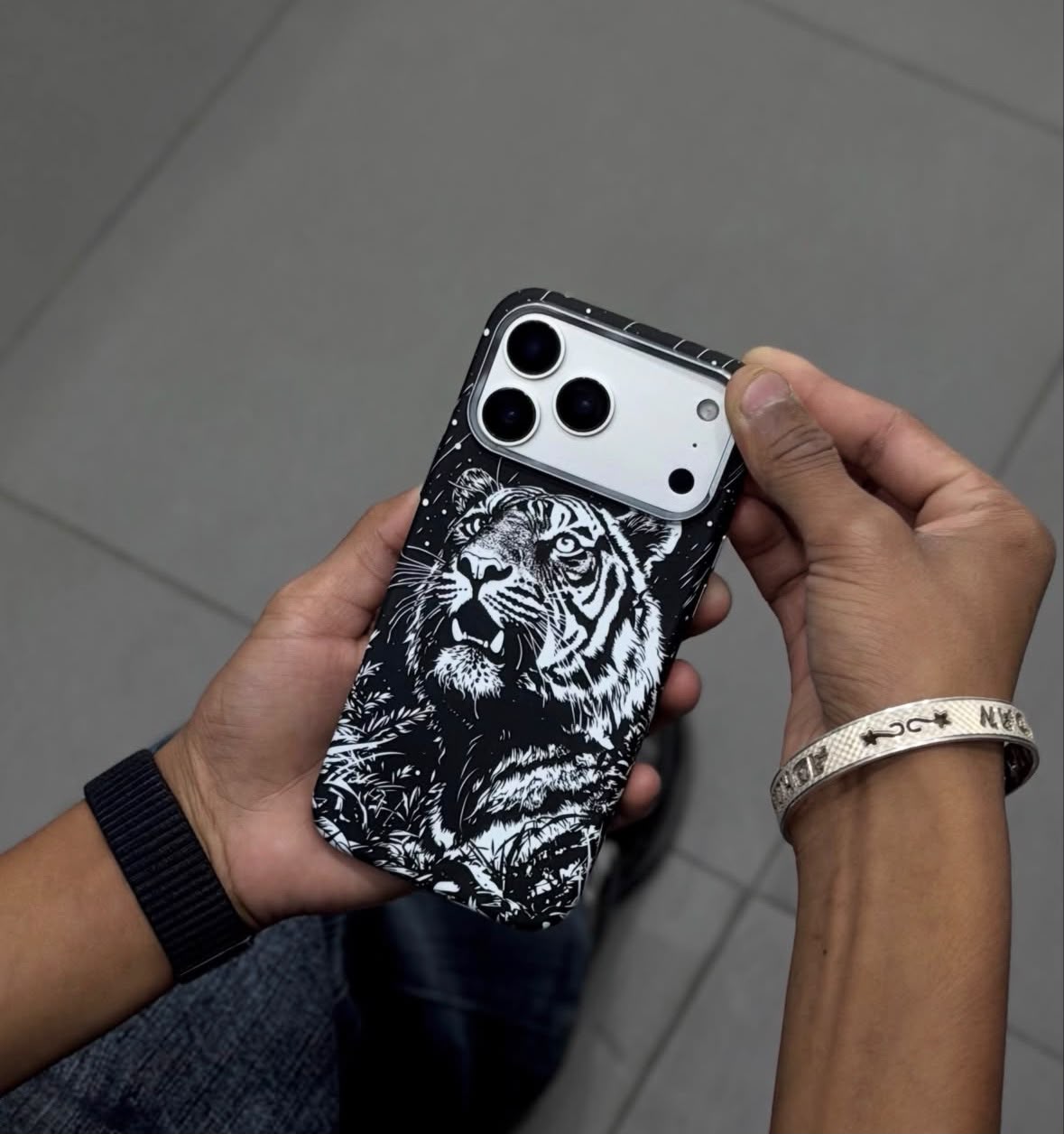 Luxo Carbon Texture Animal Series Magsafe