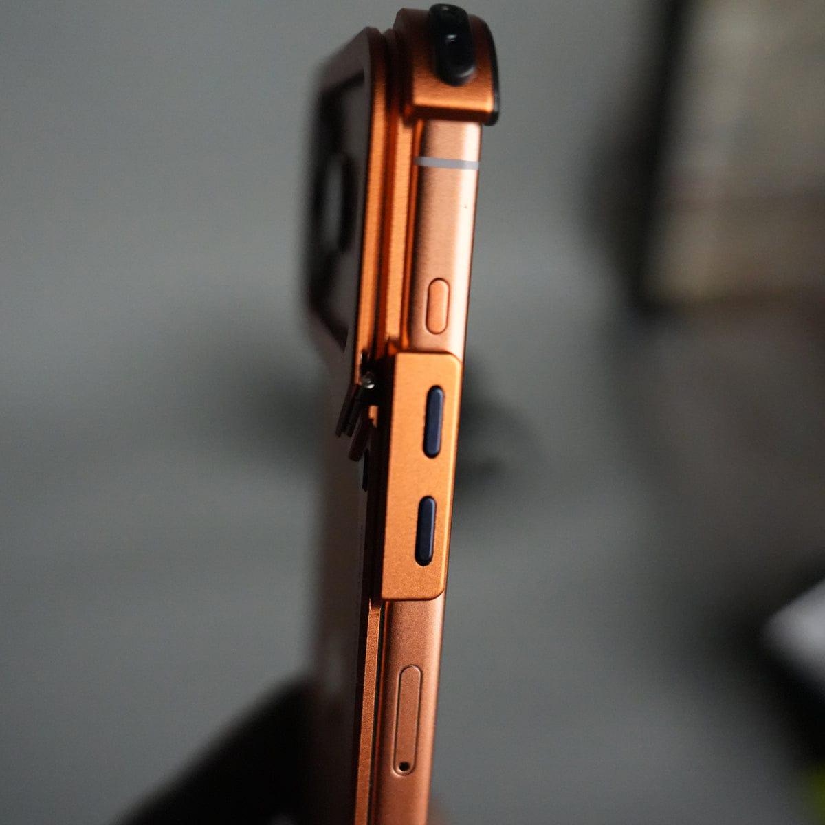iPhone 17 Pro max 9-Shaped Frameless Metal Bumper Case with Hidden Lens Stand | Shockproof Aviation-Grade Alloy Frame