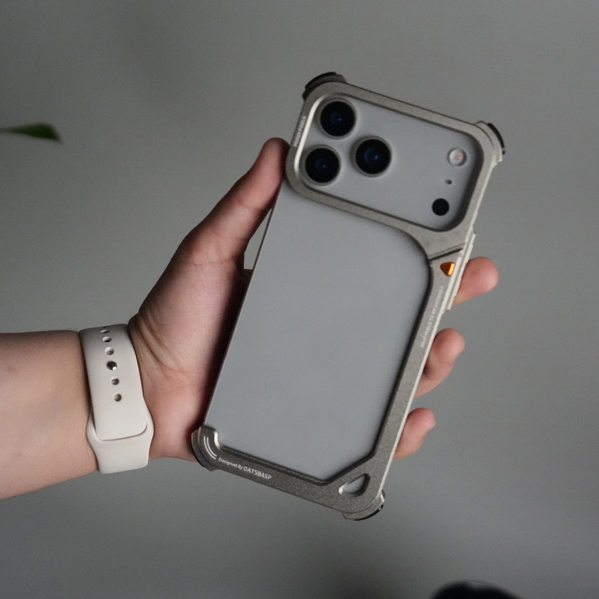iPhone 17 Pro max 9-Shaped Frameless Metal Bumper Case with Hidden Lens Stand | Shockproof Aviation-Grade Alloy Frame