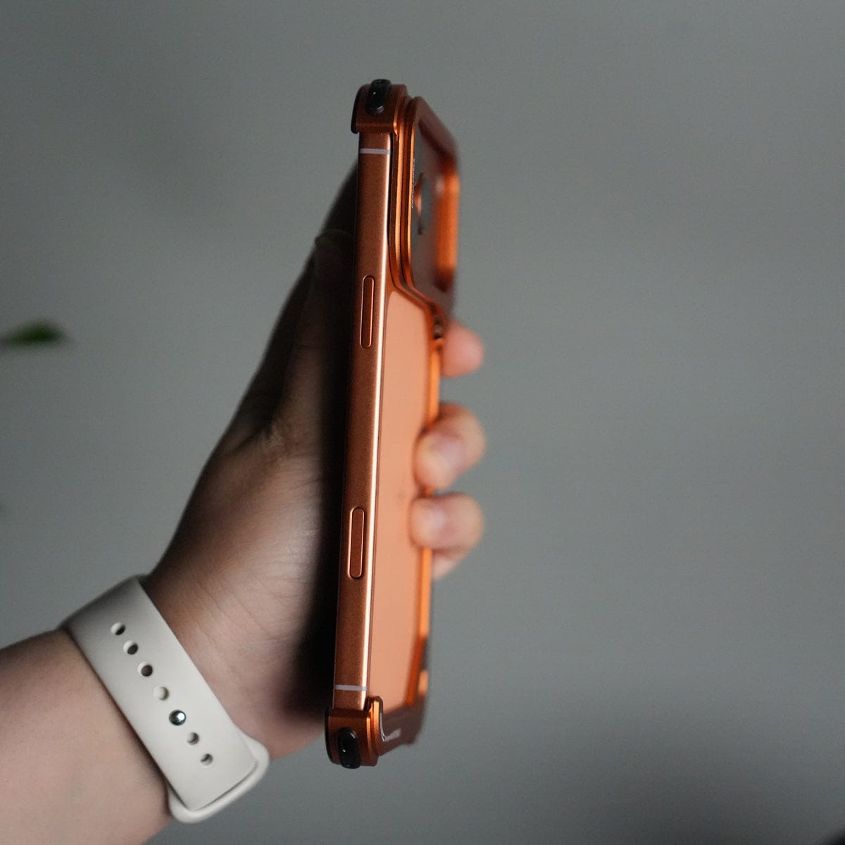 iPhone 17 Pro max 9-Shaped Frameless Metal Bumper Case with Hidden Lens Stand | Shockproof Aviation-Grade Alloy Frame