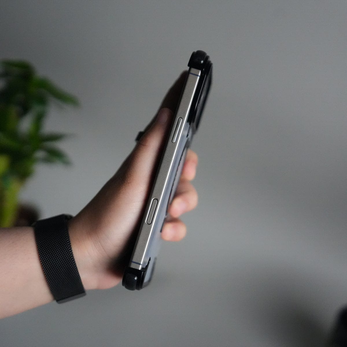 iPhone 17 Pro Max Frosted Frameless Metal Kickstand Case