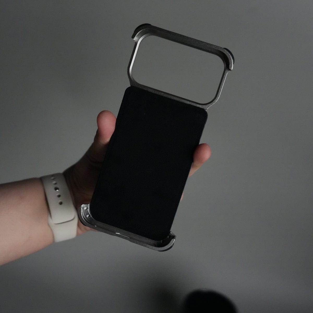 iPhone 17 Series Kevlar Fiber Texture Frameless Metal Kickstand Case