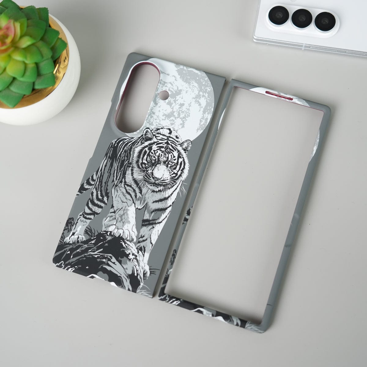 Tiger Printed Hard PC Cover for Samsung Galaxy Z Fold 8 Ultra with MagSafe | Shockproof Slim Protection
