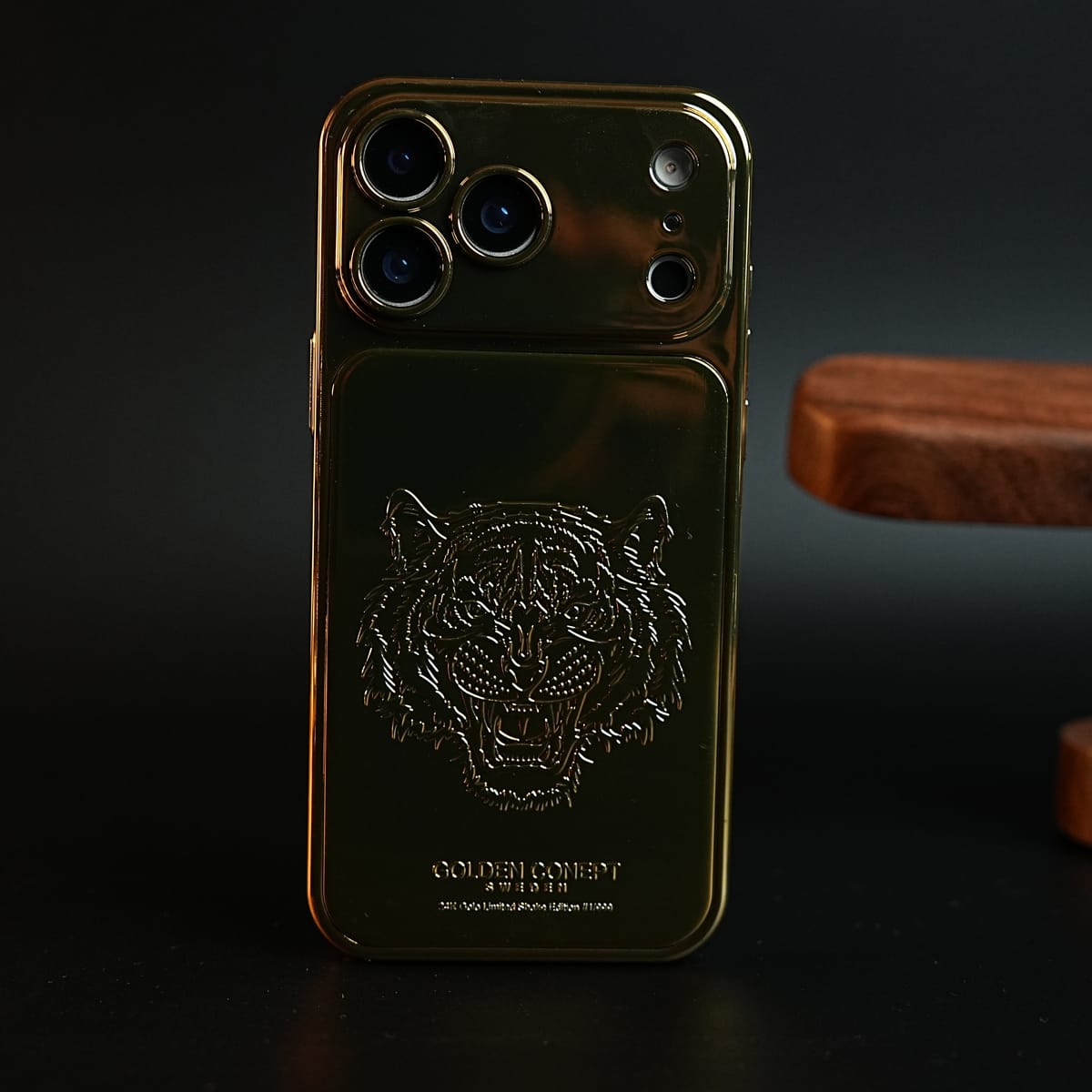 Premium Gold Shine Tiger Face for iPhone 17 Series | Protective Case