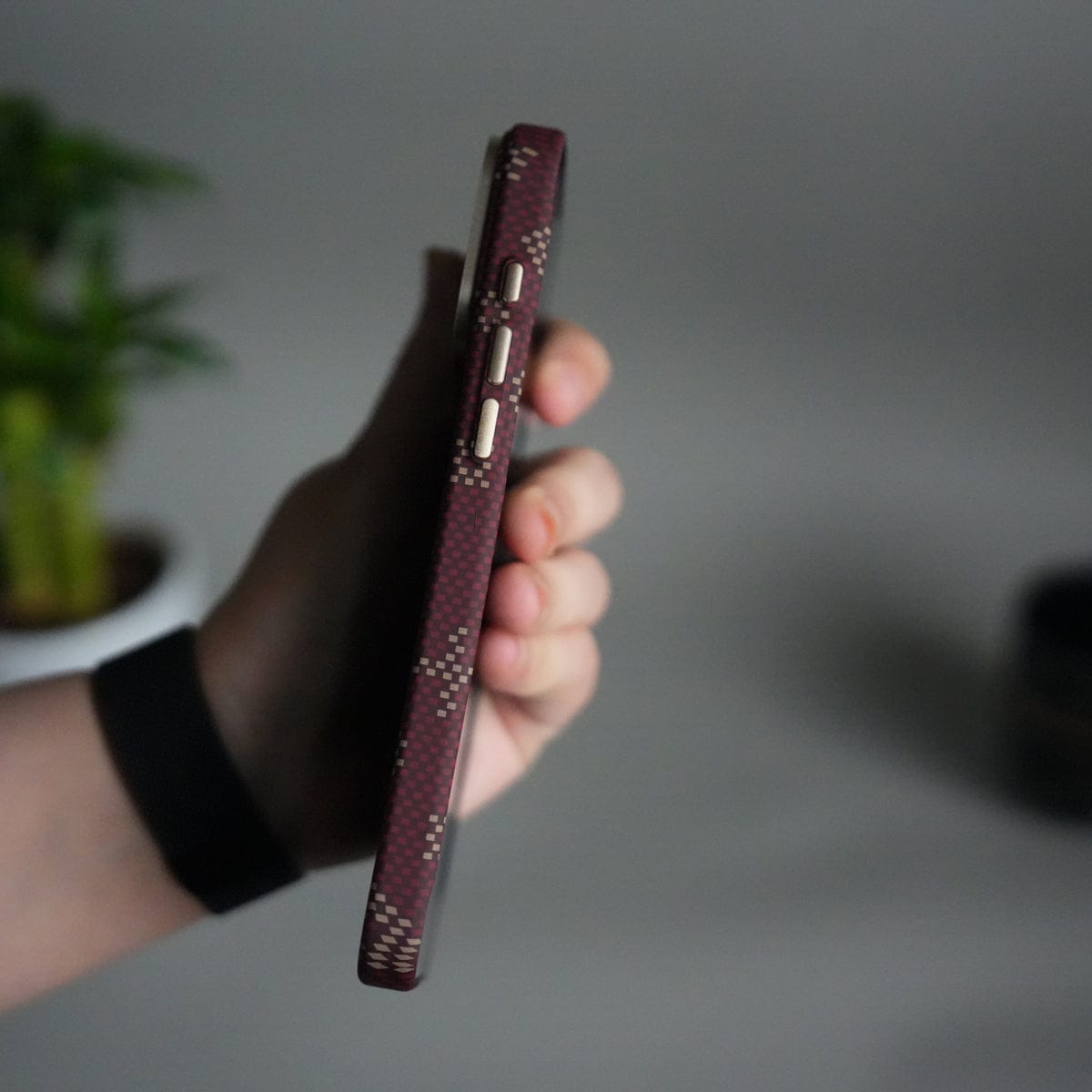 iPhone 17 Pro Max Aramid Fiber Case | Slim MagSafe Cover | Maroon