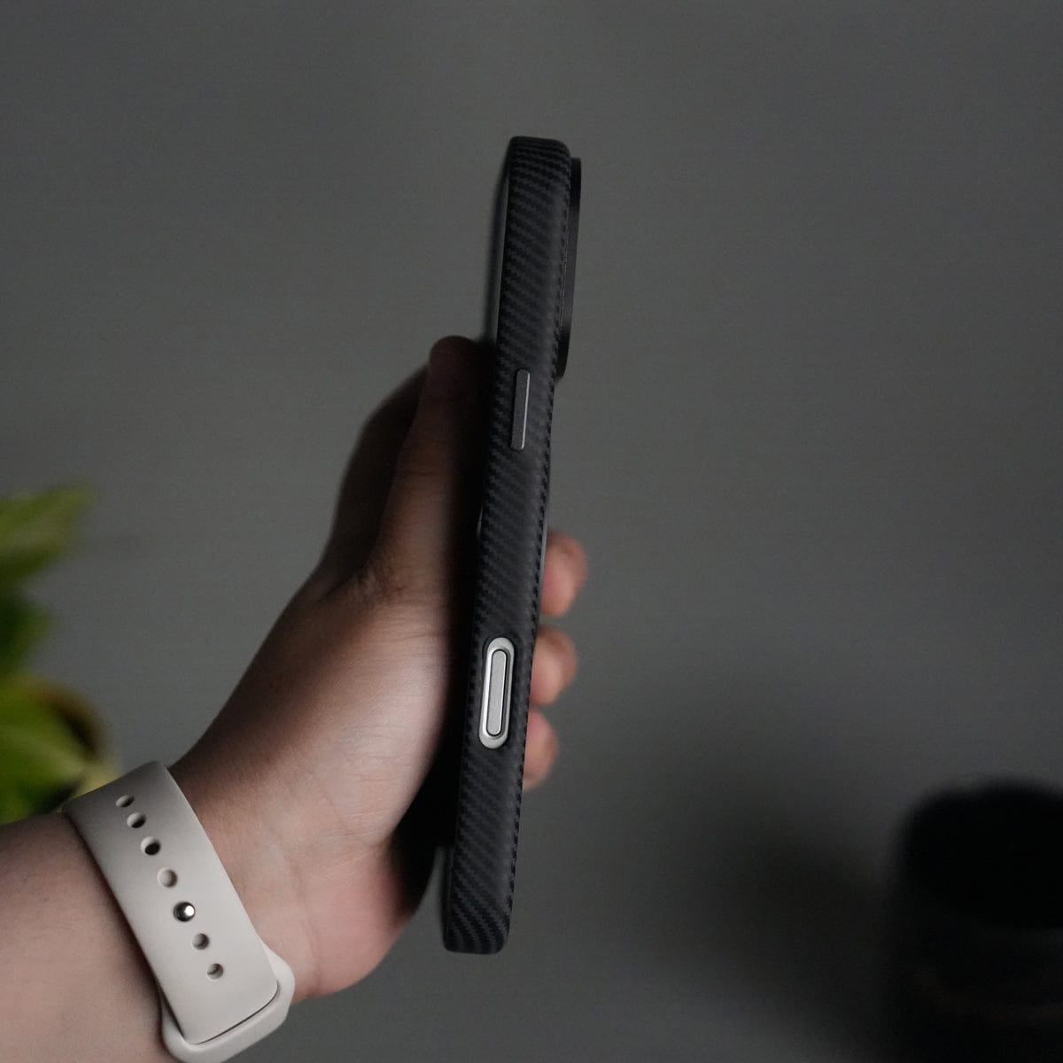 iPhone 17 Pro Max Carbon Fiber Texture Case with Metal Camera Frame & Rotating Ring Stand