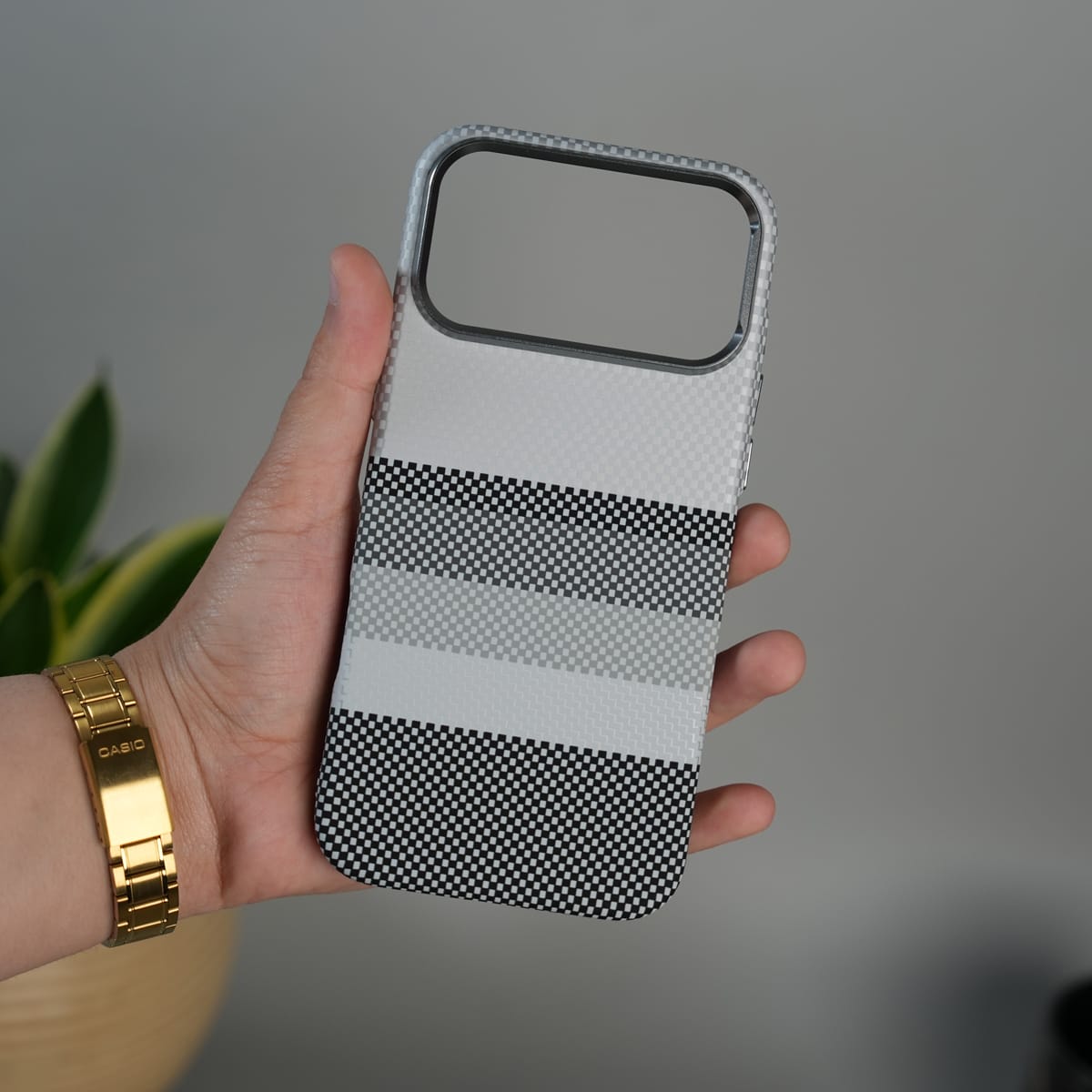 iPhone 17 Pro Max Carbon Fiber Texture Design Hard Pc MagSafe Case Cover GrayBlackLine Design