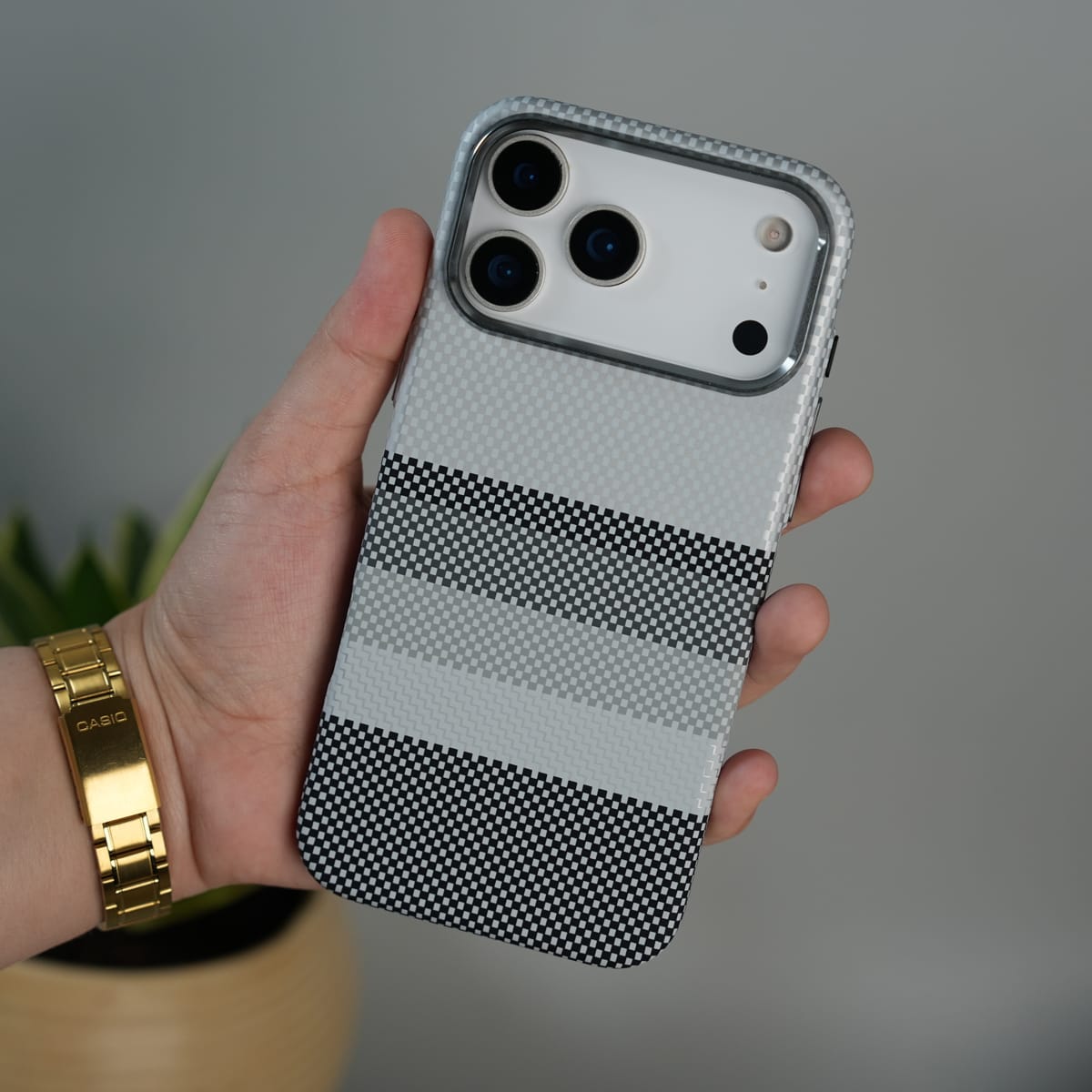 iPhone 17 Pro Max Carbon Fiber Texture Design Hard Pc MagSafe Case Cover GrayBlackLine Design