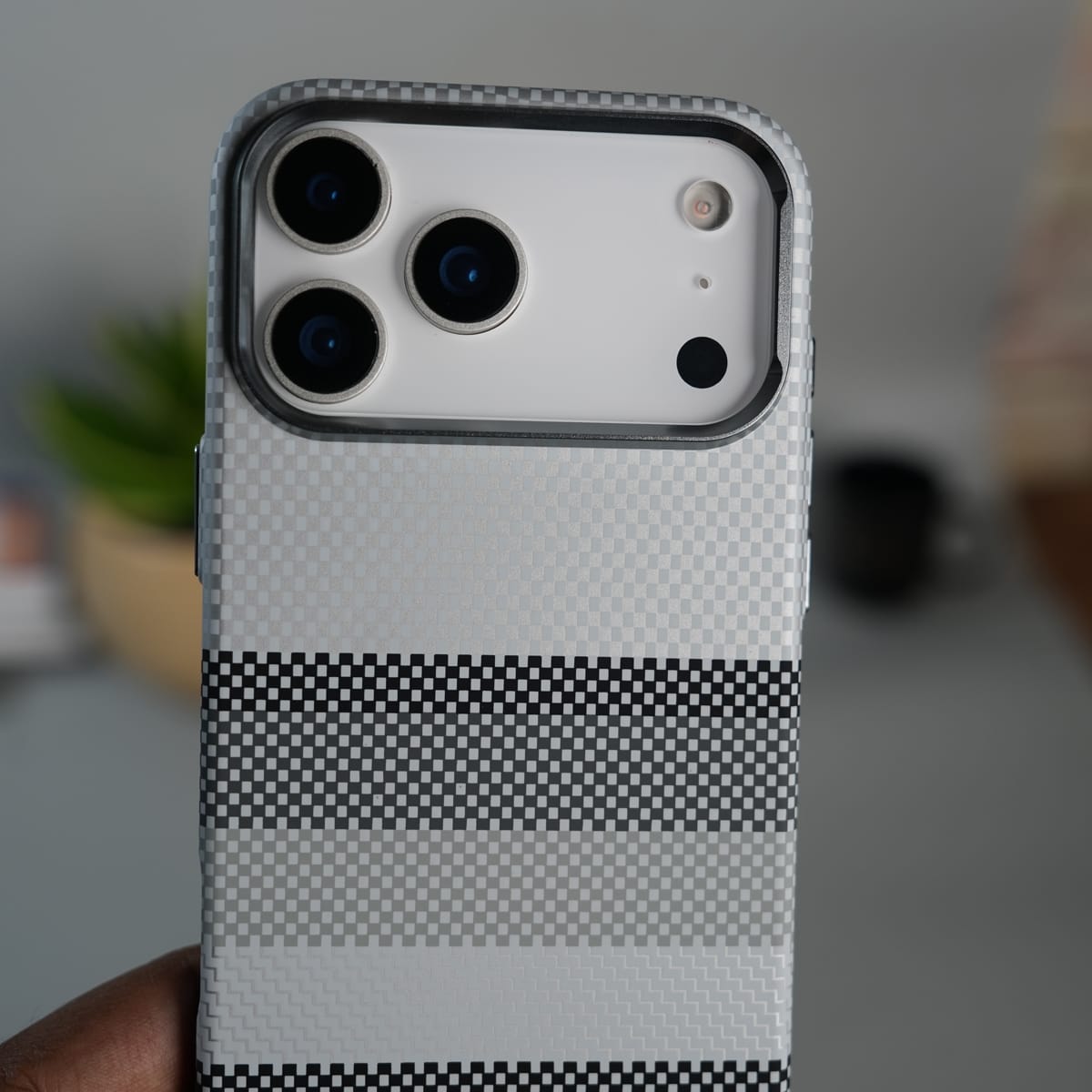 iPhone 17 Pro Max Carbon Fiber Texture Design Hard Pc MagSafe Case Cover GrayBlackLine Design