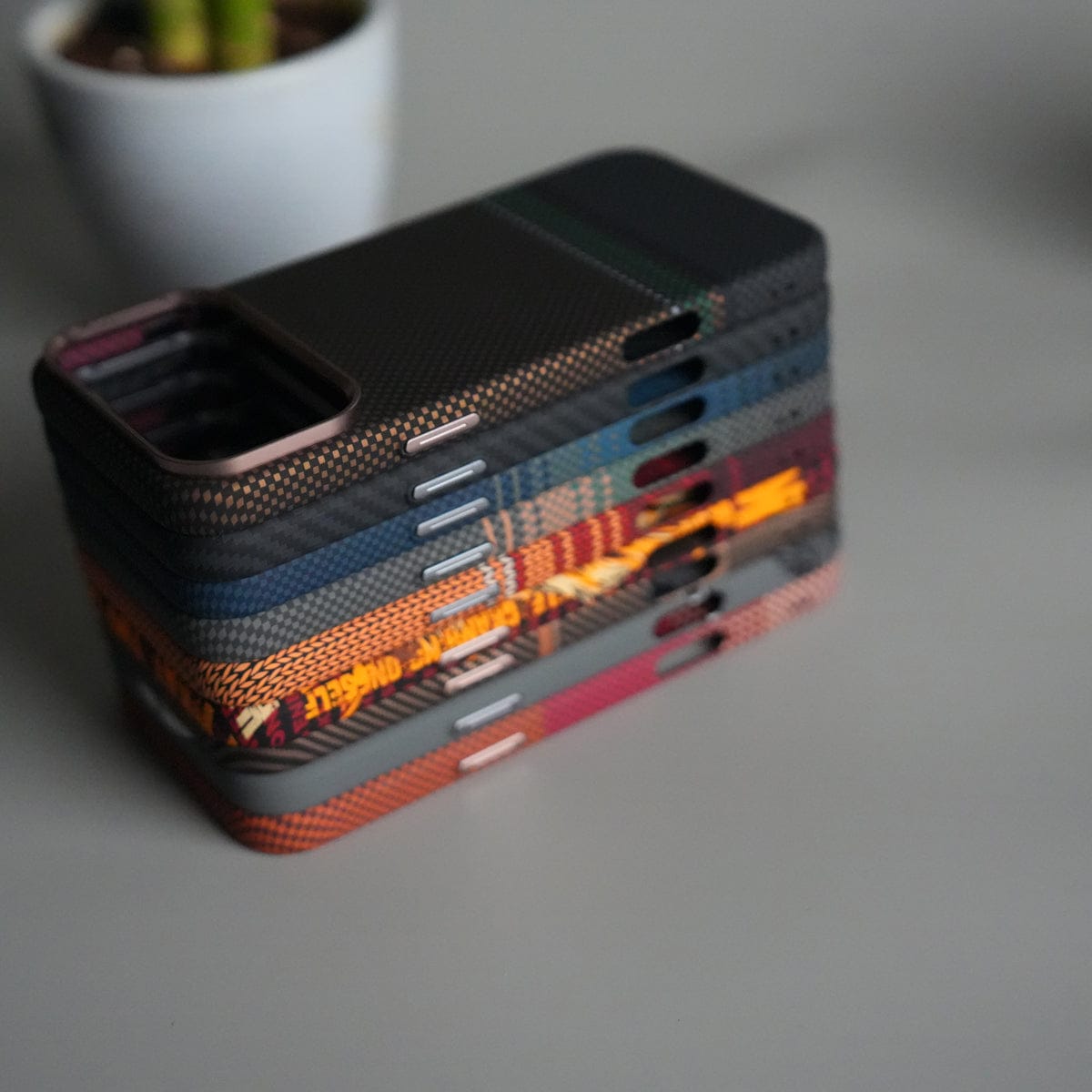 iPhone 17 Pro Max Carbon Fiber Texture Design Hard Pc MagSafe Case Cover GrayTiger