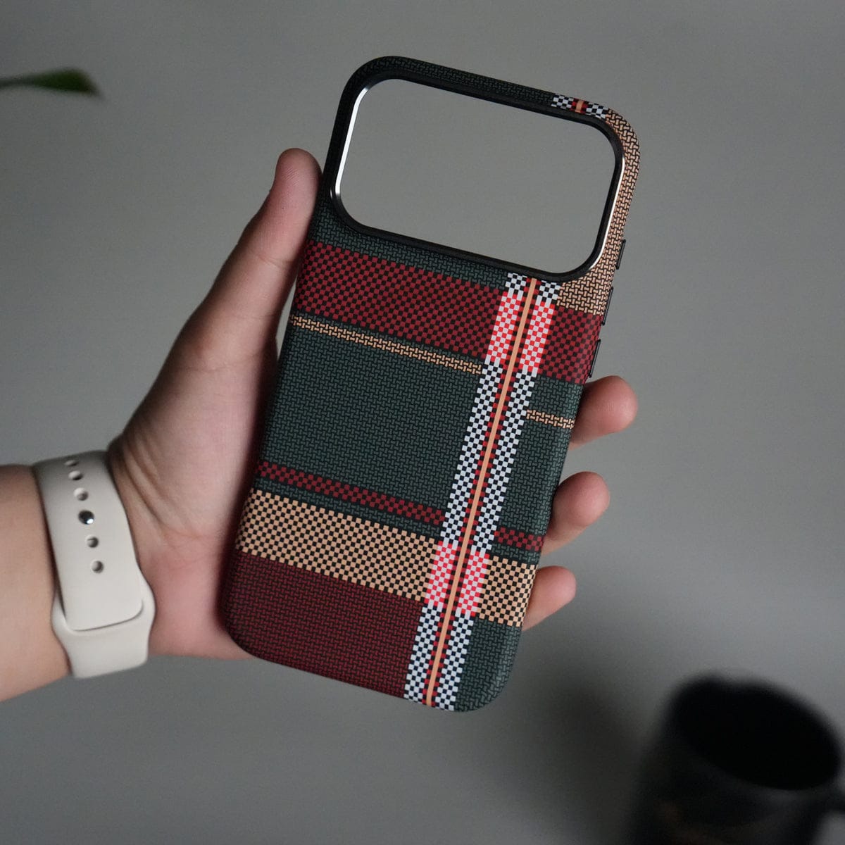iPhone 17 Pro Max Carbon Fiber Texture Design Hard Pc MagSafe Case Cover GreenRed