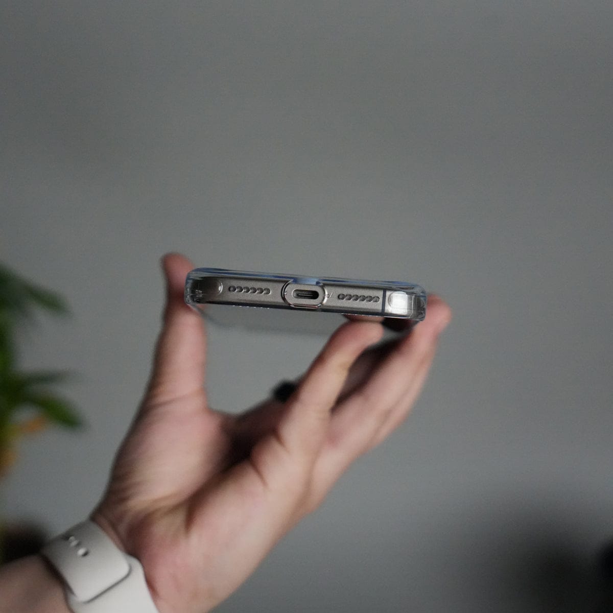 iPhone 17 Pro Max Hard Crystal Transparent MagSafe Case | Anti-Yellow Clear Back Cover with Metal Camera Bump