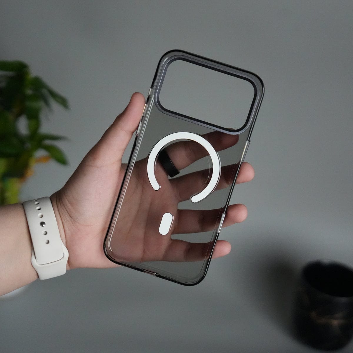 iPhone 17 Pro Max Hard Crystal Transparent MagSafe Case | Anti-Yellow Clear Back Cover with Metal Camera Bump