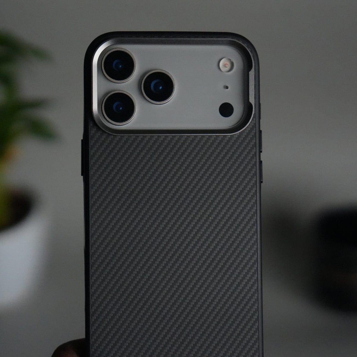 iPhone 17 Pro Max Metal Camera Ring Carbon Fiber Design MagSafe Cover