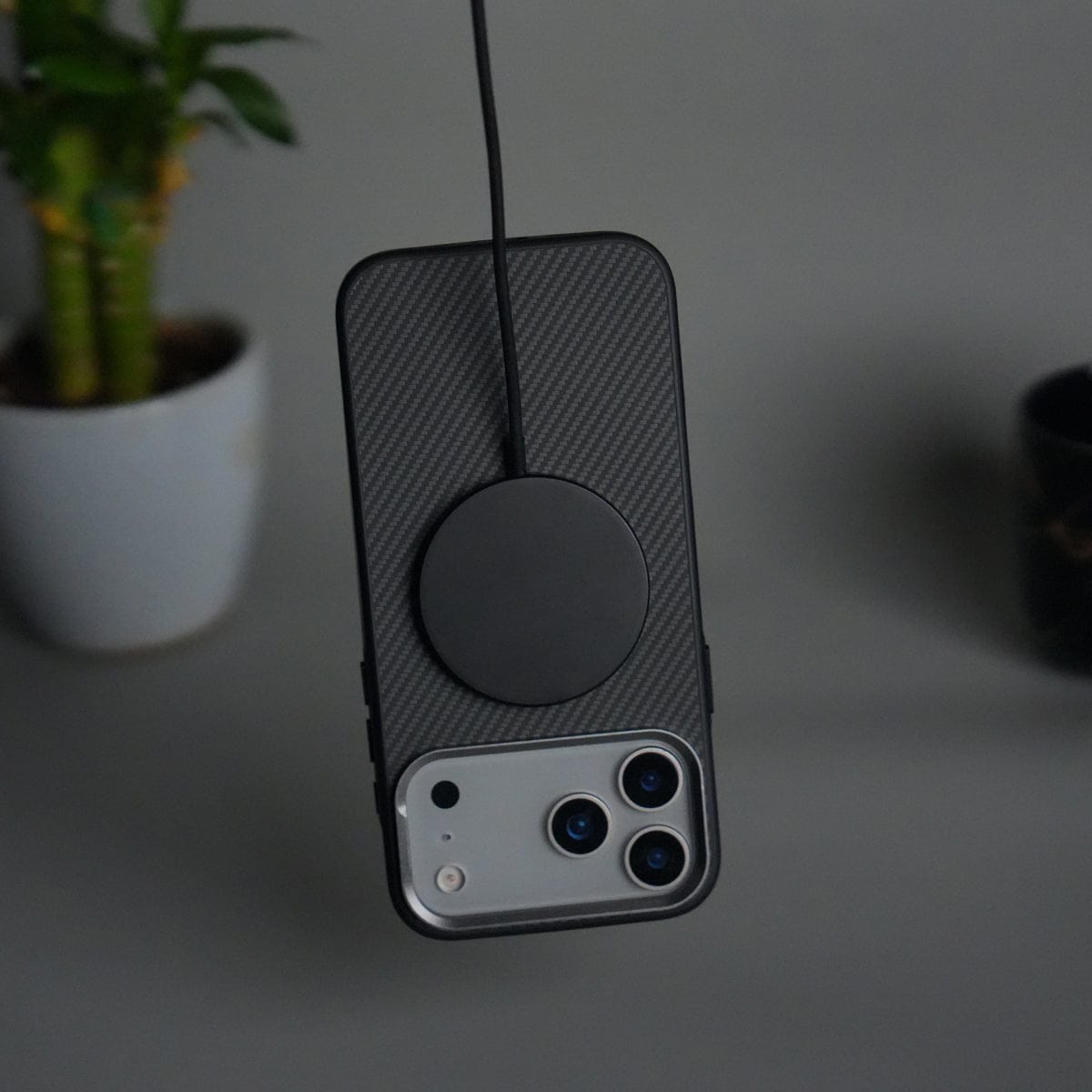 iPhone 17 Pro Max Metal Camera Ring Carbon Fiber Design MagSafe Cover