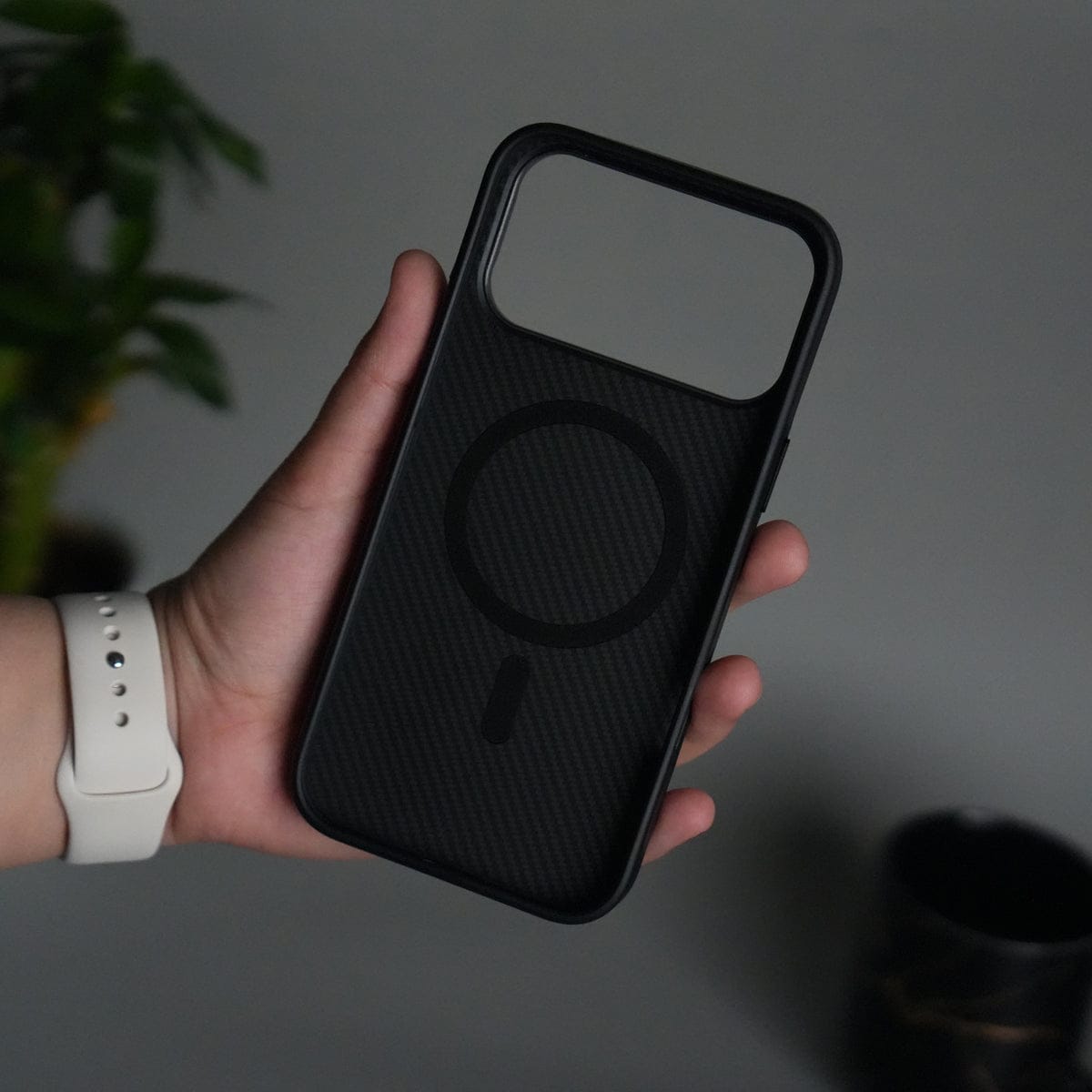 iPhone 17 Pro Max Metal Camera Ring Carbon Fiber Design MagSafe Cover