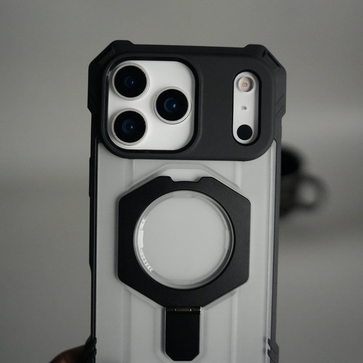 iPhone 17 Pro Max – Rugged Armor MagSafe Case with Metal Kickstand