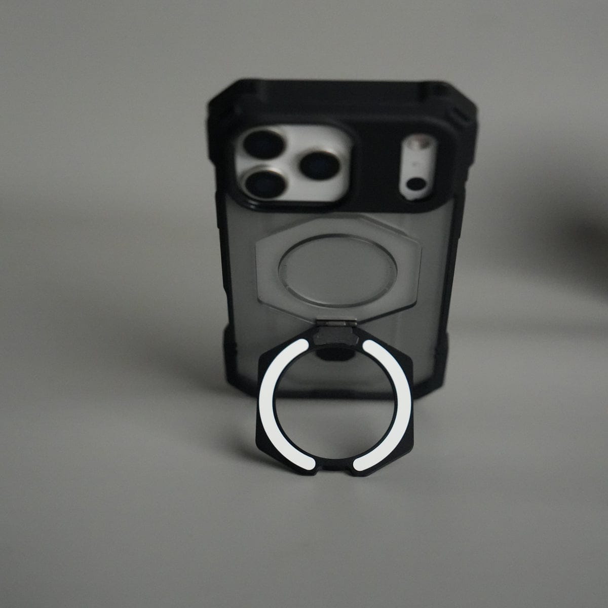 iPhone 17 Pro Max – Rugged Armor MagSafe Case with Metal Kickstand