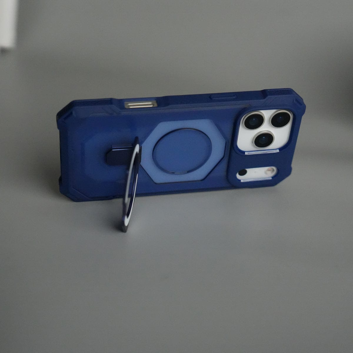 iPhone 17 Pro Max – Rugged Armor MagSafe Case with Metal Kickstand