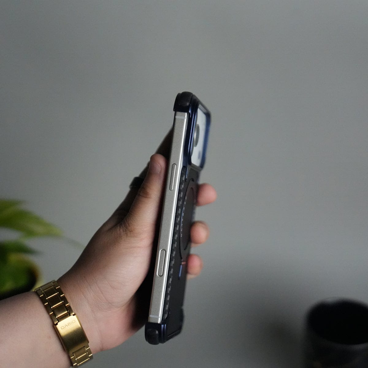iPhone 17 Series Carbon Fiber Design Frameless Metal Kickstand Case | Blue frame