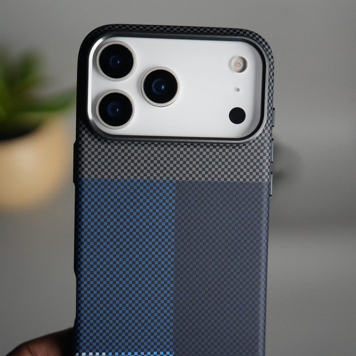iPhone 17 Series Carbon Fiber Texture Aramid Design Hard Pc MagSafe Cover | BlueMix Design