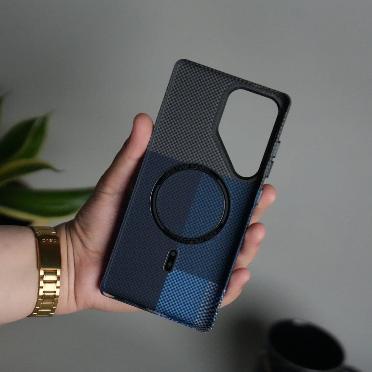 iPhone 17 Series Carbon Fiber Texture Aramid Design Hard Pc MagSafe Cover | BlueMix Design