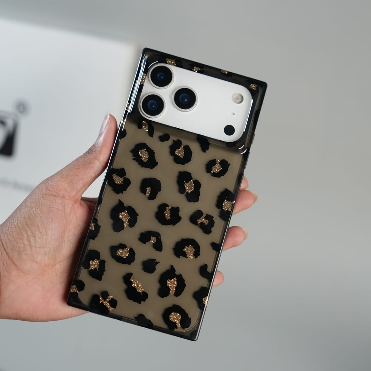 iPhone 17 Series Luxury Leopard Print Glossy Silicone Case