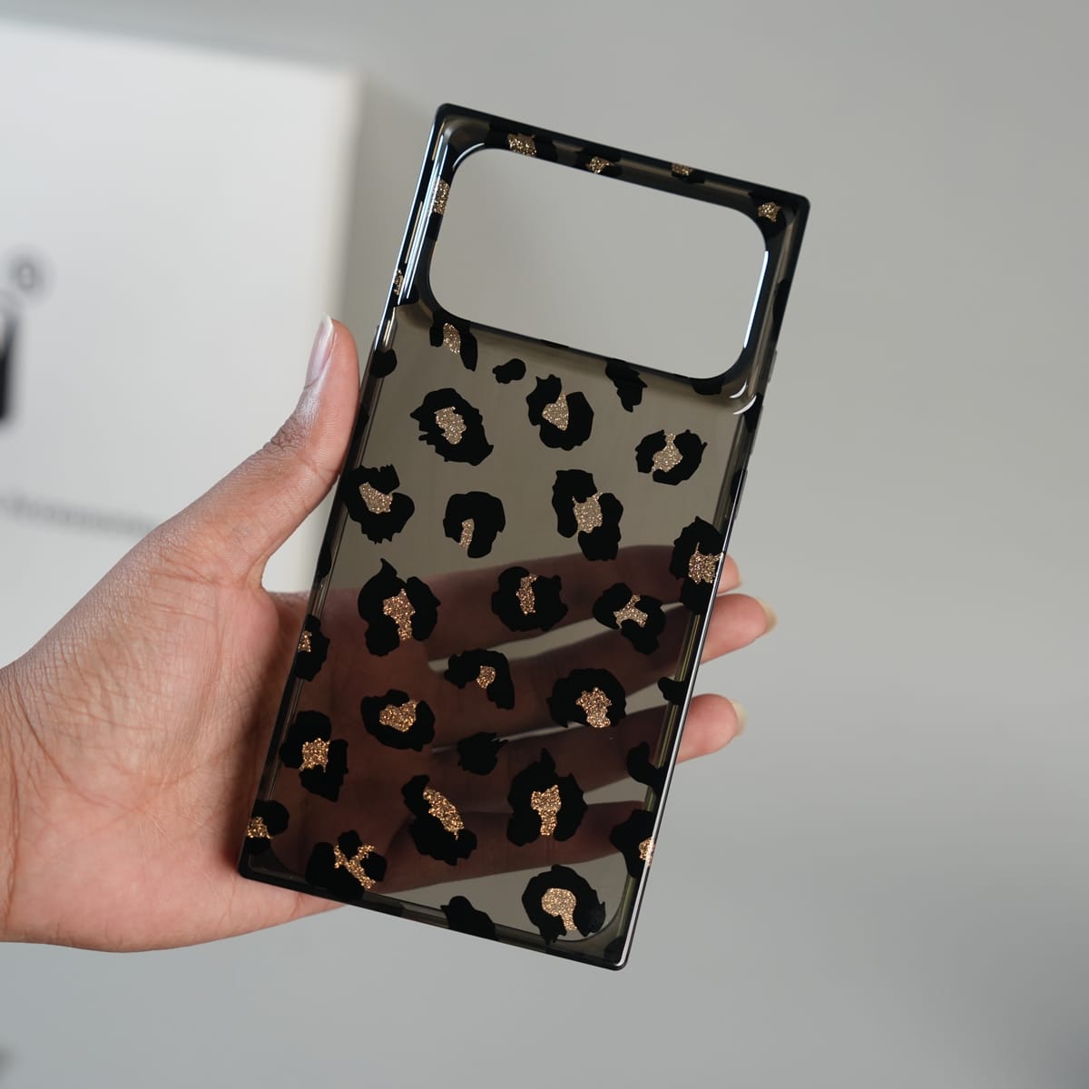 iPhone 17 Series Luxury Leopard Print Glossy Silicone Case