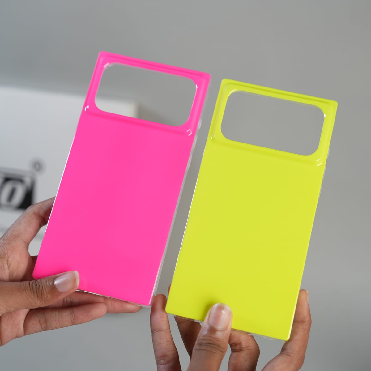 iPhone 17 Series Neon Series Square Bumper Glossy Cover