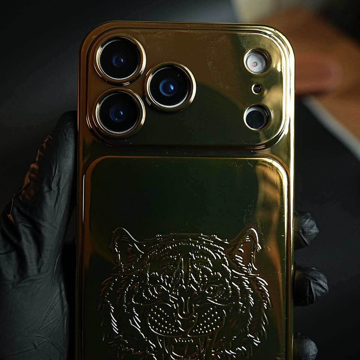 Premium Gold Shine Tiger Face for iPhone 17 Series | Protective Case