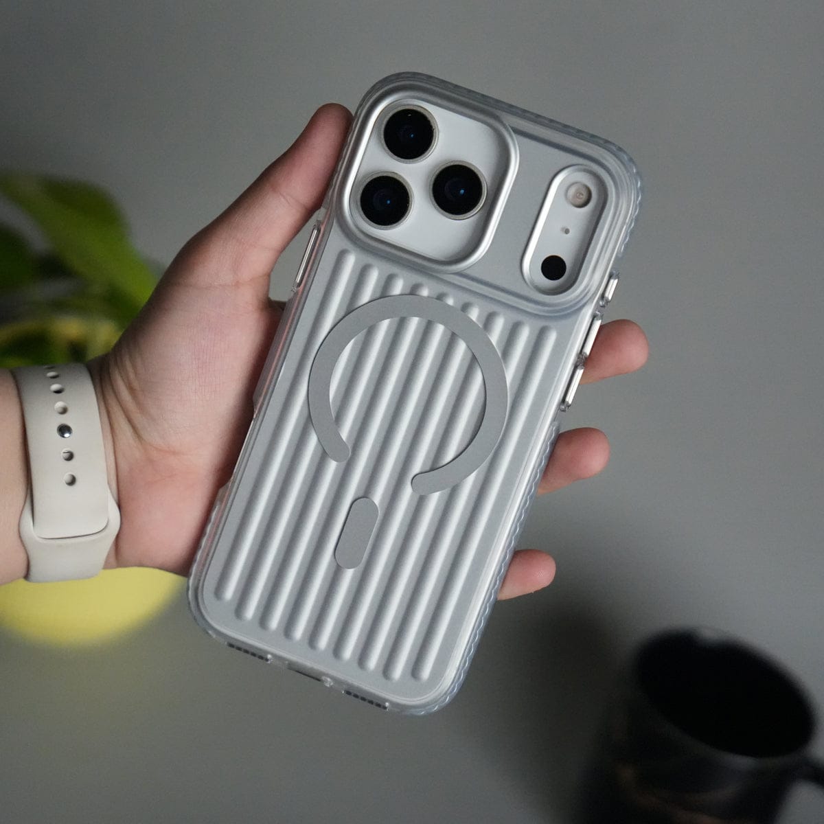 iPhone 17 Pro Max MagSafe Suitcase Design Case | Shiny Texture Back Cover