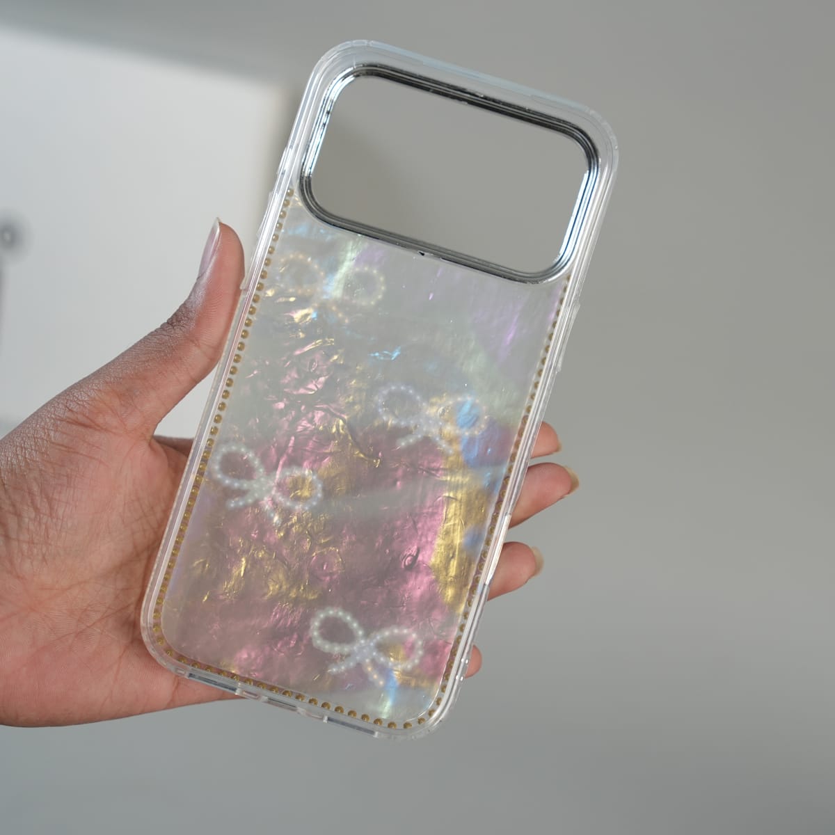 iPhone Series Premium Pearl Bow Crystal Border Shimmer Case