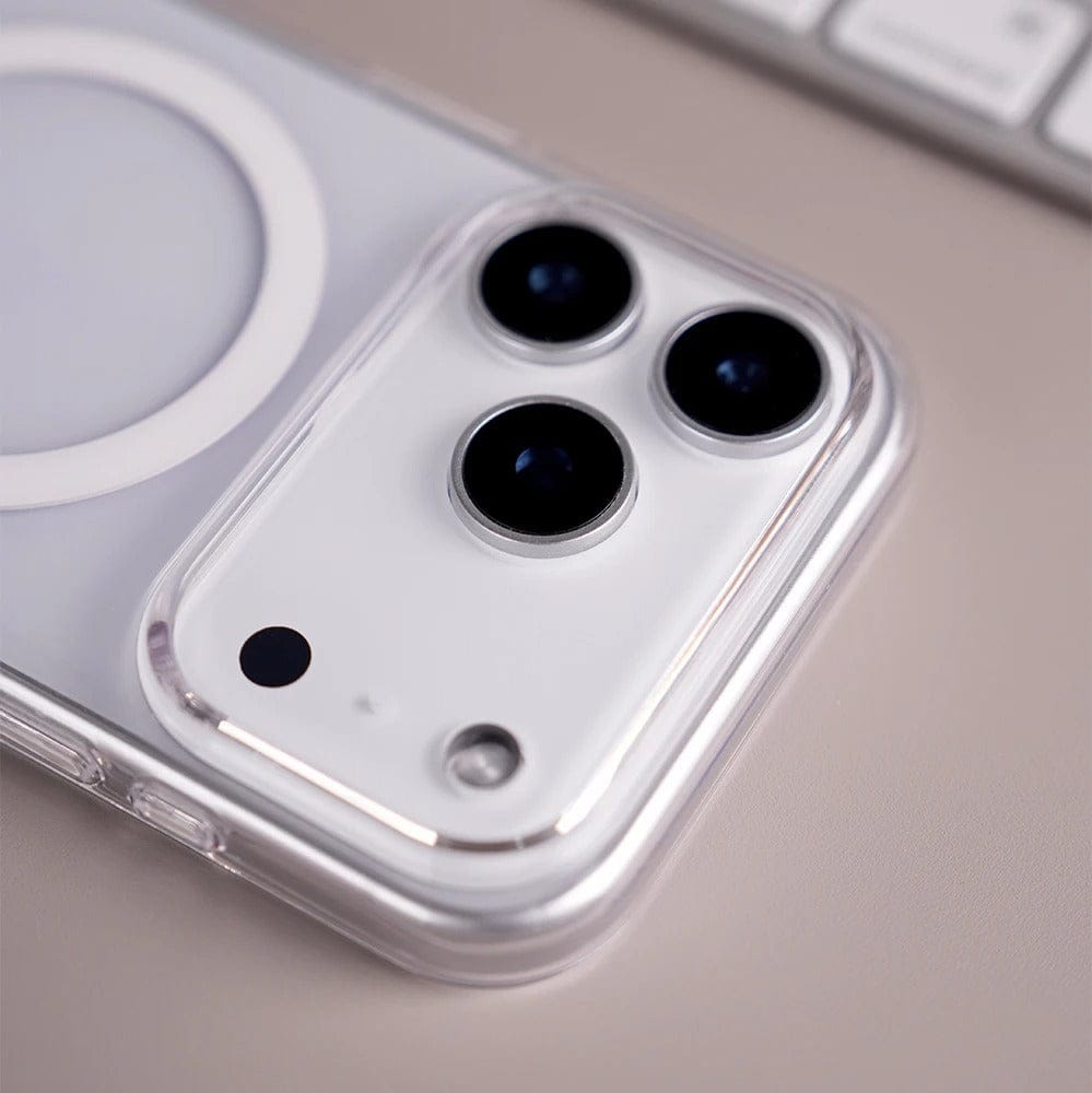 iPhone 17 Series Clear PC Magnetic Phone Case
