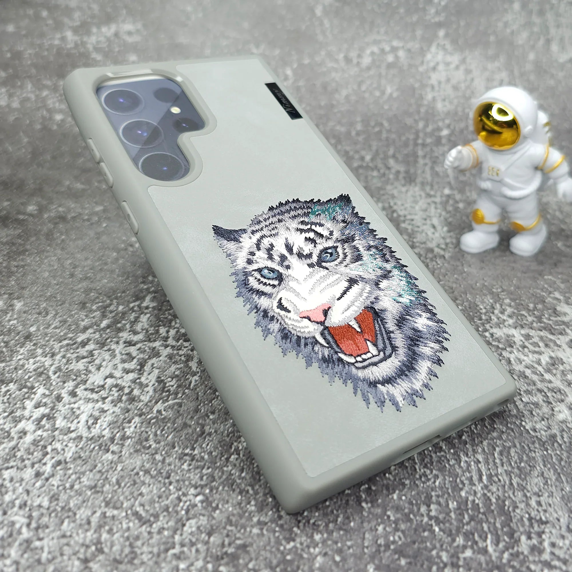 Nimmy Premium Embroidered Leather Case - Samsung Galaxy S25 Ultra Nimmy Official Embroidery Leather Back Cover Case - Tiger - Style 5