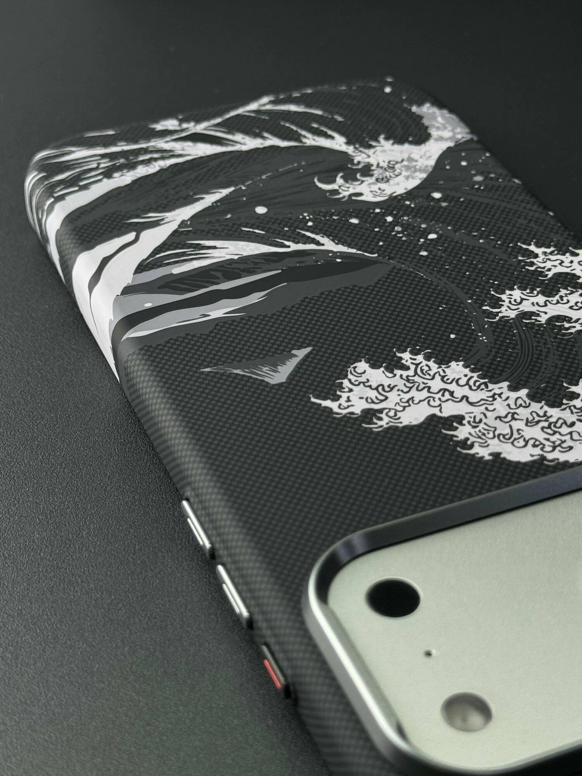 Luxo Seawaves Design Carbon Magsafe Case for iPhone Series