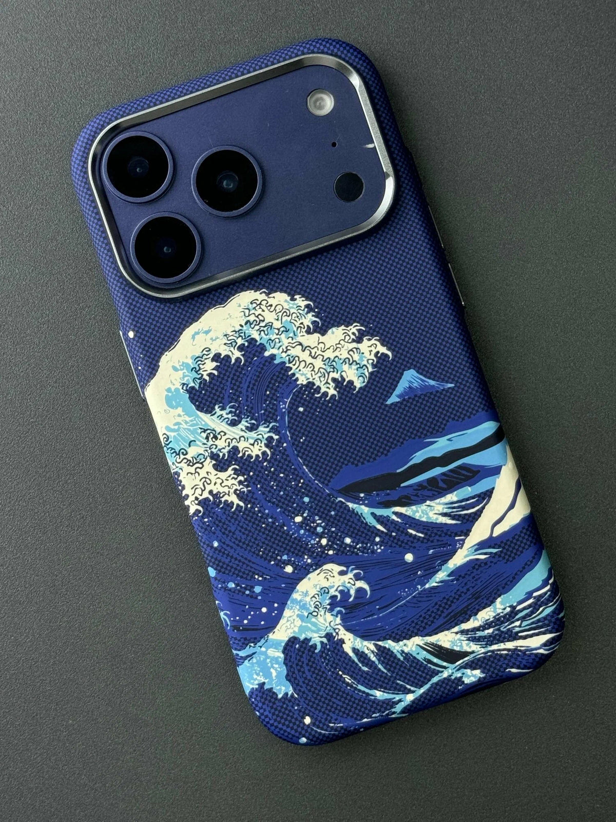 Luxo Seawaves Design Carbon Magsafe Case for iPhone Series